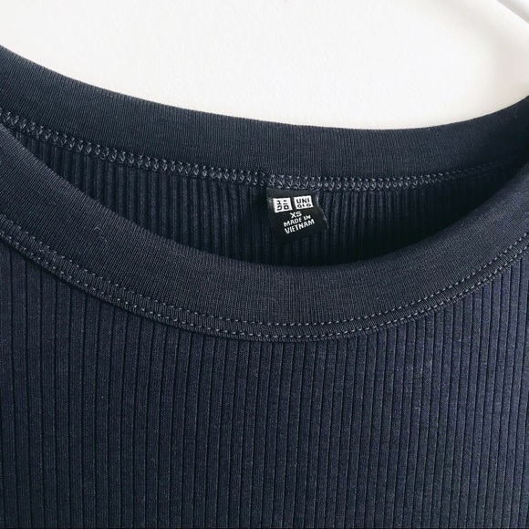 Uniqlo basic ribbed tee - Picture 2 of 3
